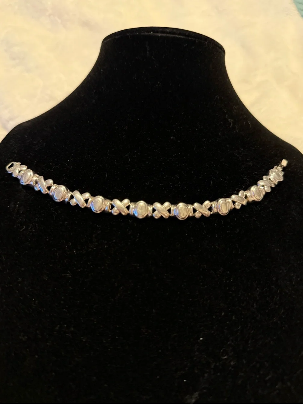 Classic Silver Tone -Link Bracelet with X O Accents - Silver Tone